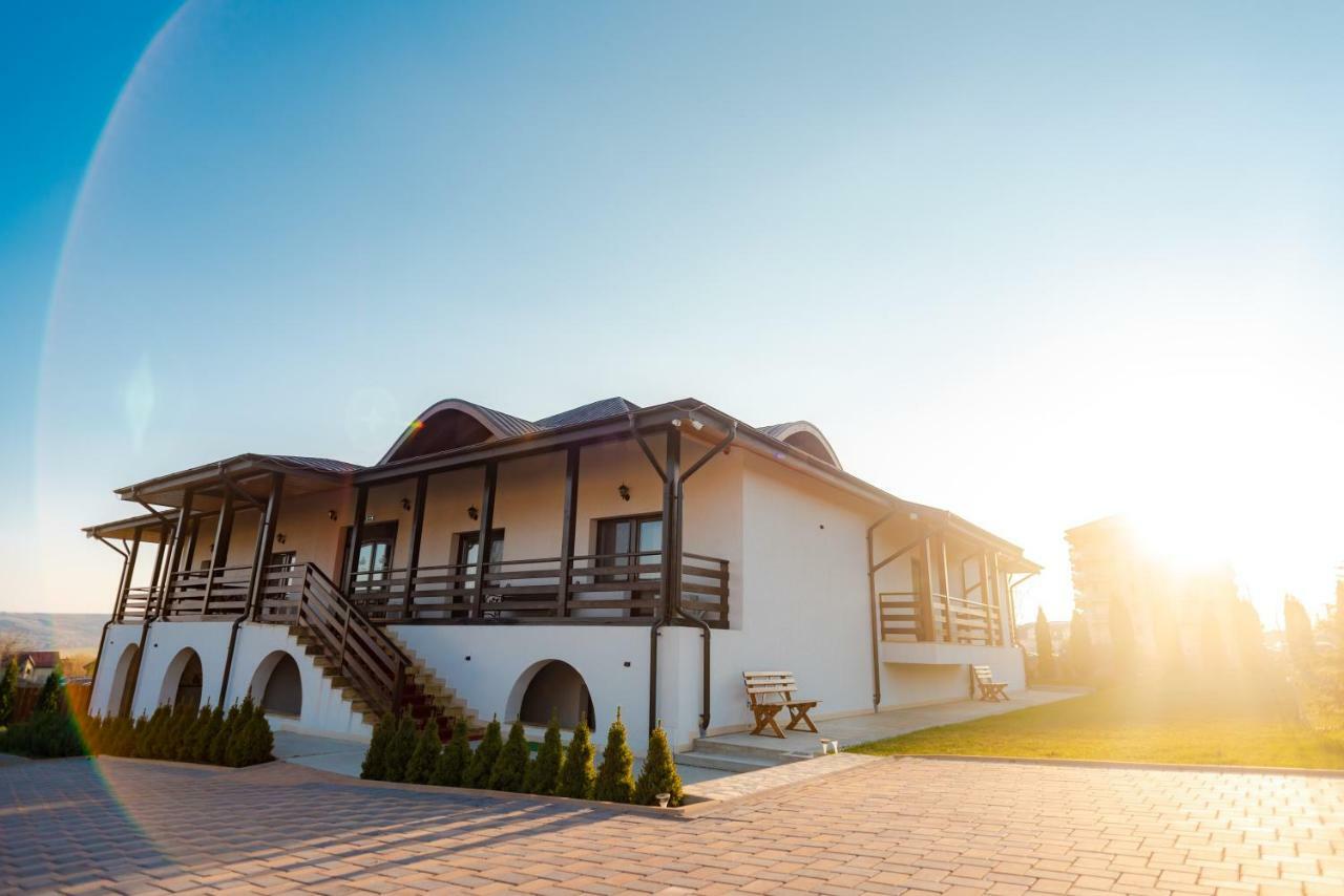 Hotel Tango Margo Iasi Exterior foto